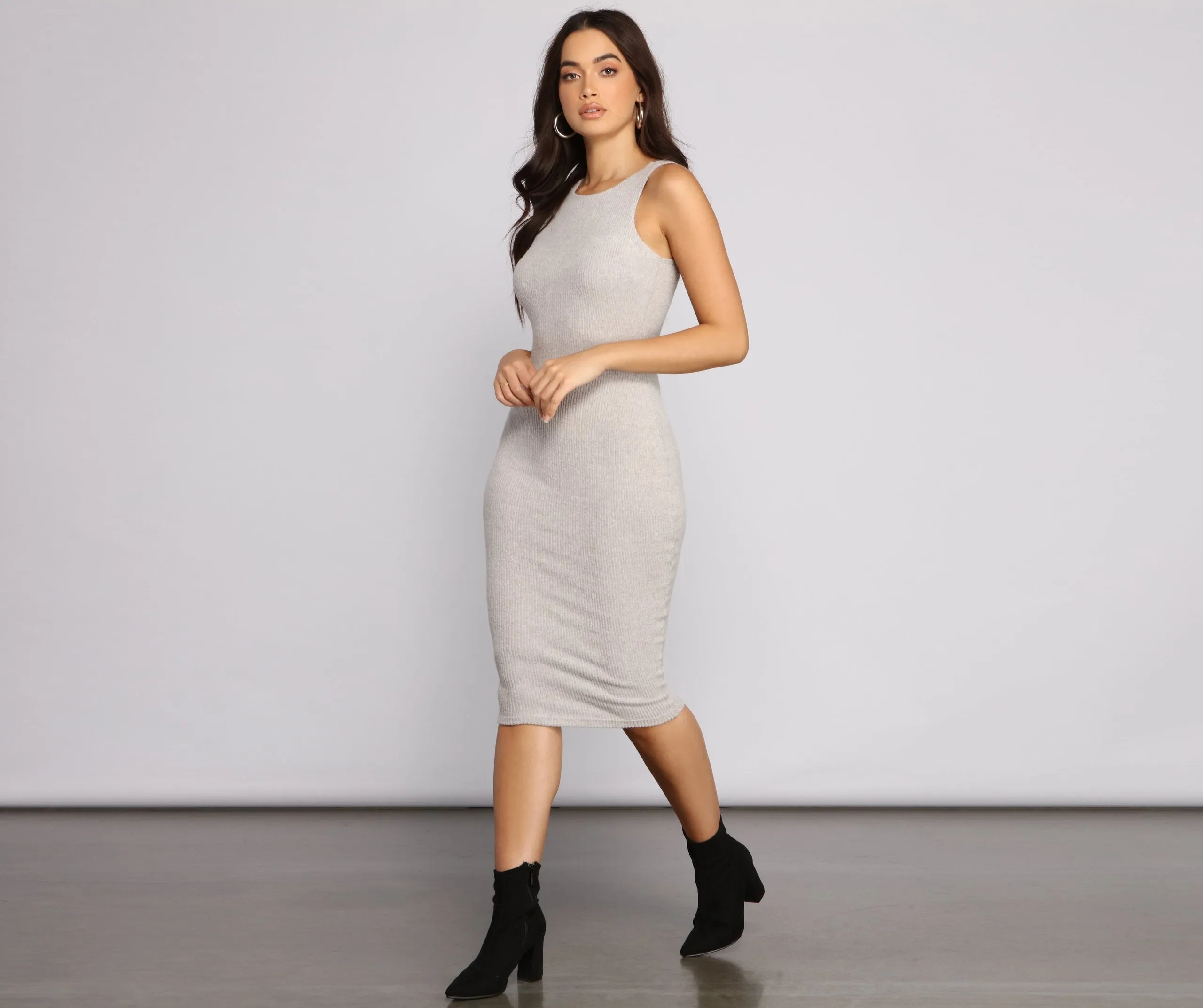 Brushed Knit Sleeveless Charming Crew Neck Midi Dress