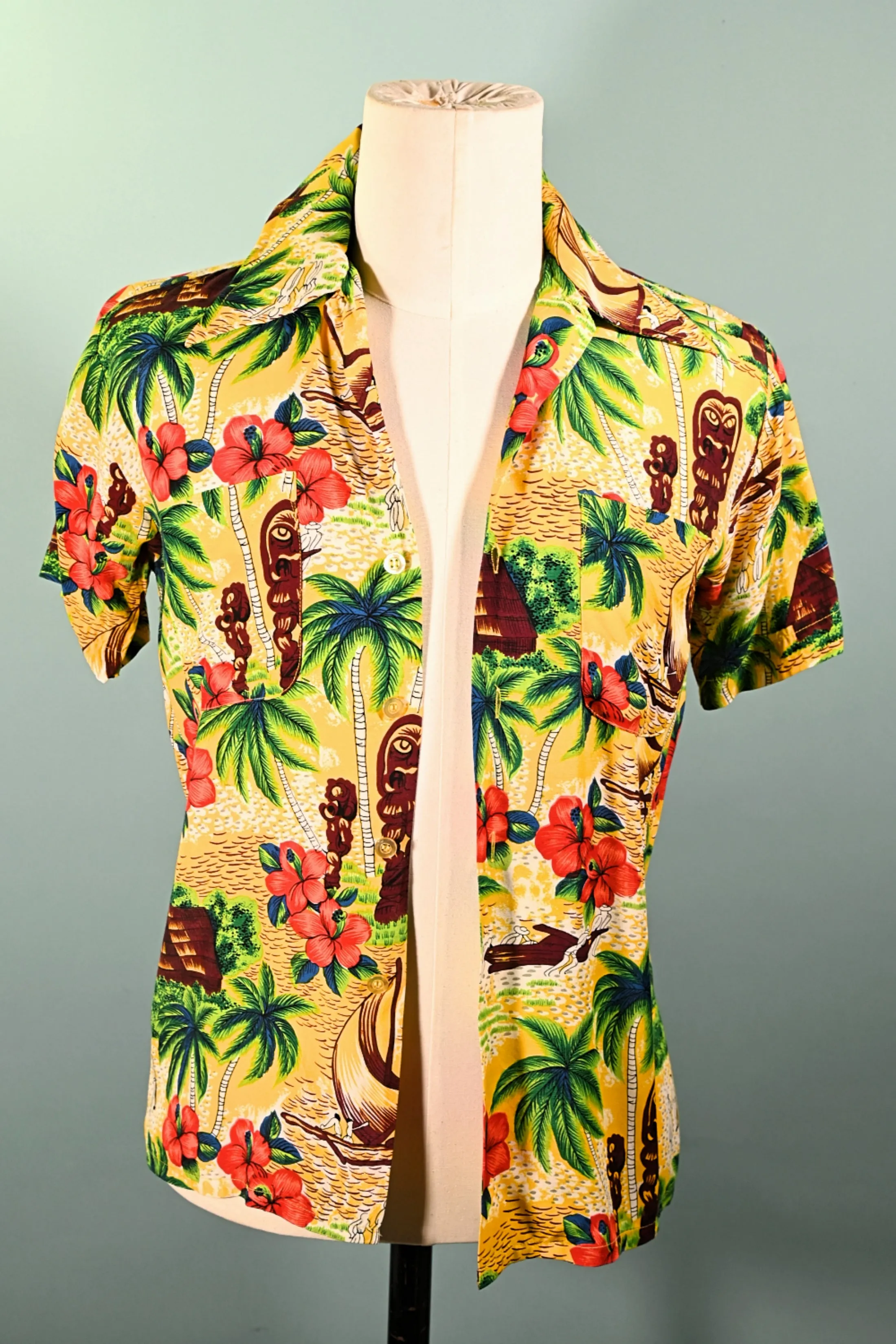 K-Mart Vintage 50s/60s Rayon Hawaiian Shirt, Aloha Bright Tiki Shirt S