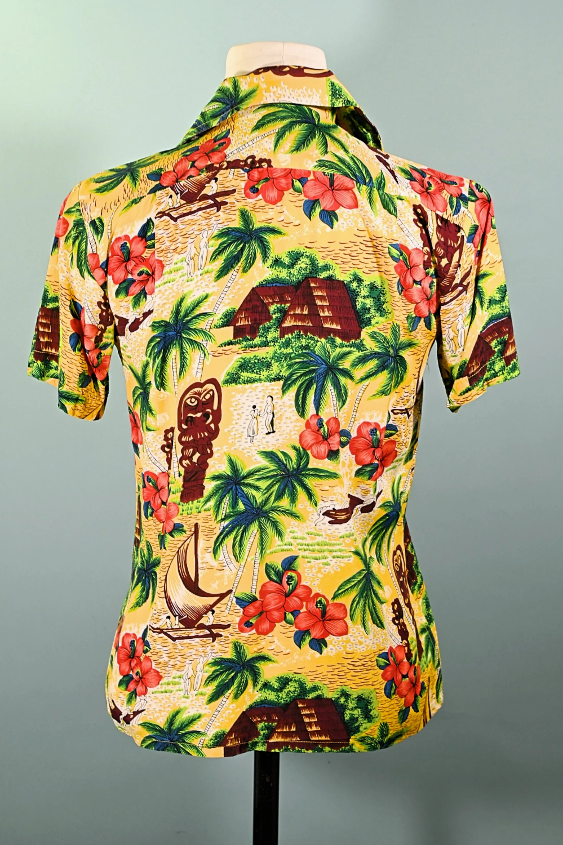 K-Mart Vintage 50s/60s Rayon Hawaiian Shirt, Aloha Bright Tiki Shirt S