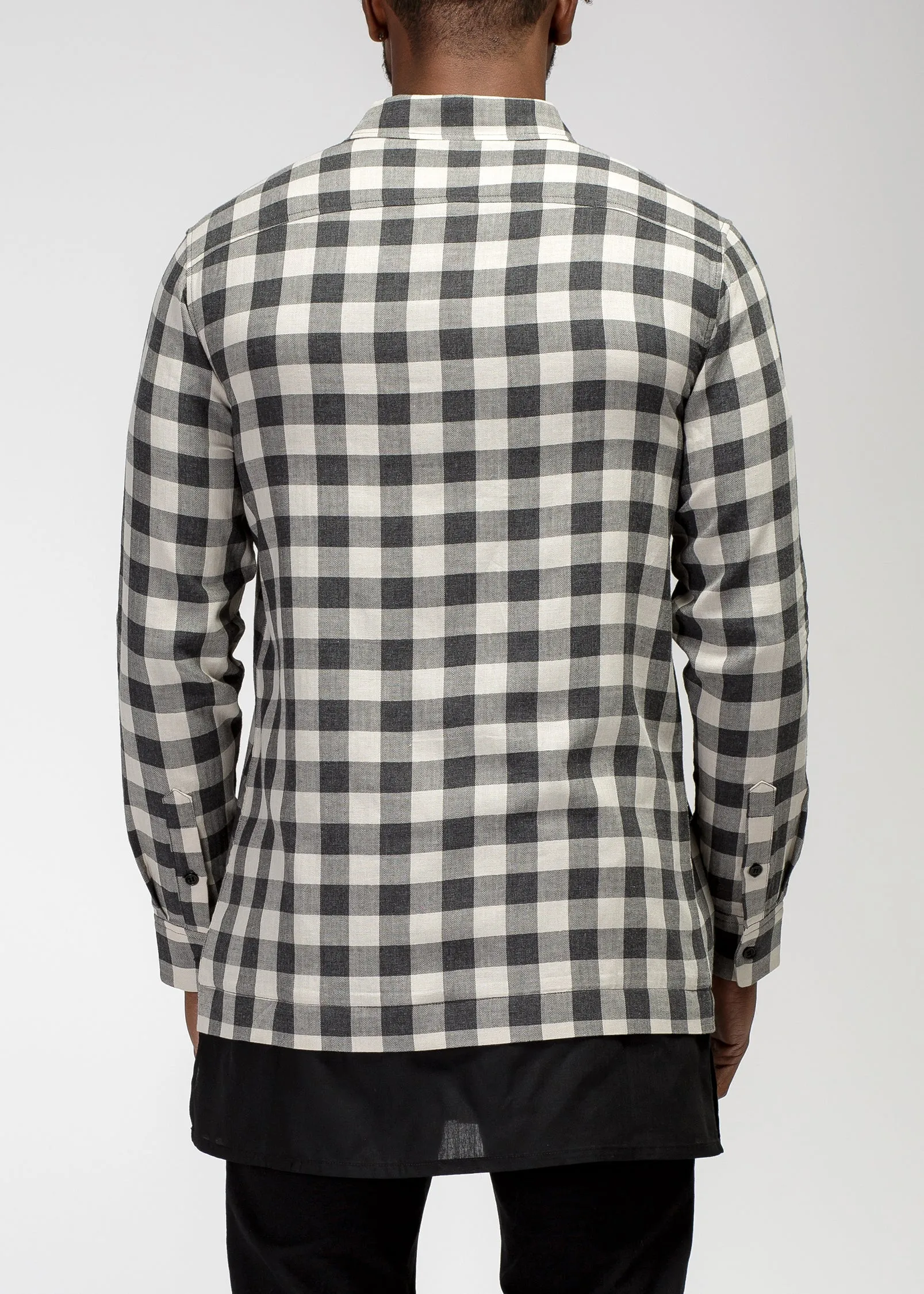 Konus Men's Longline Button up Shirt in Plaid in Charcoal