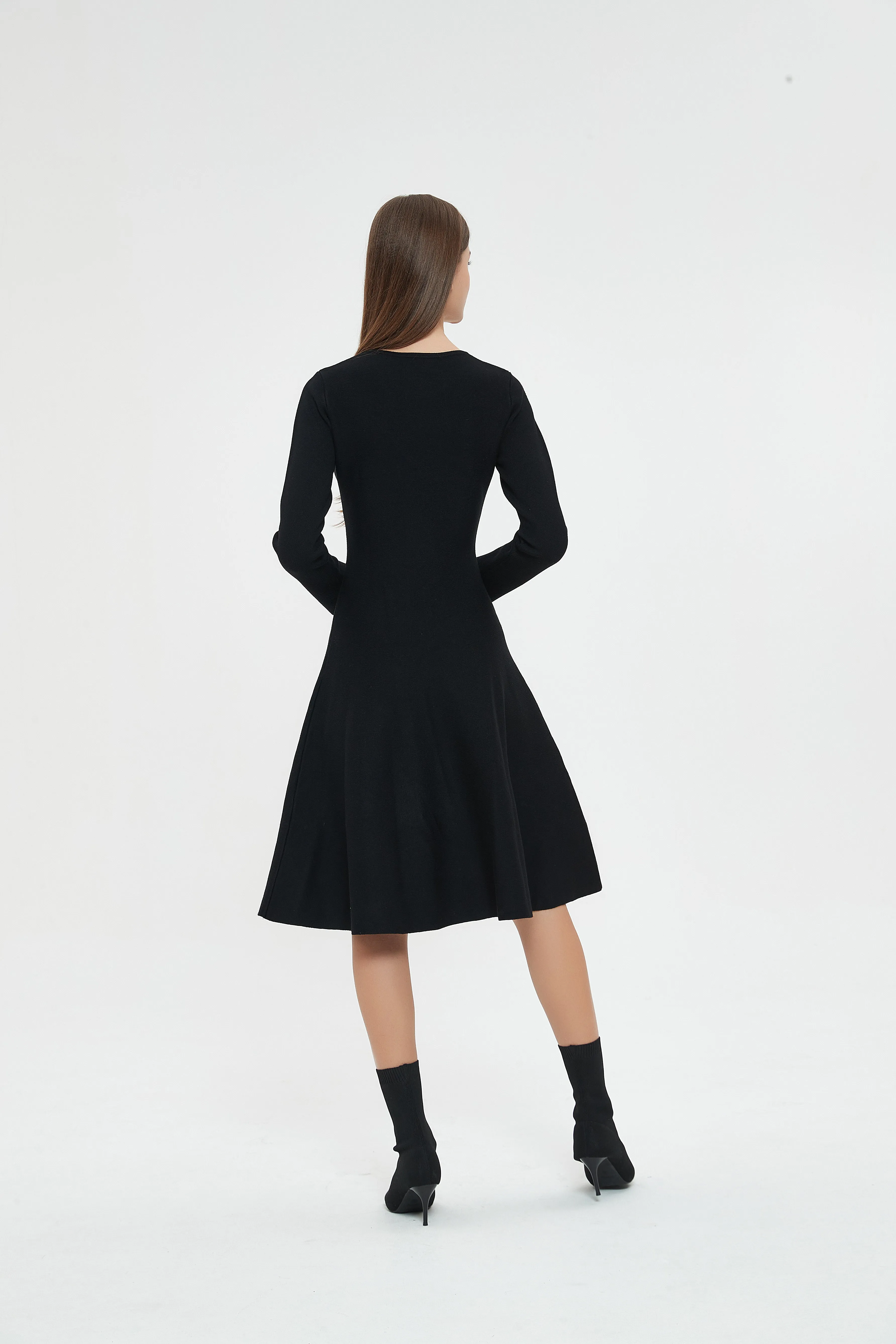 MM FIT AND FLARE DRESS - BLACK