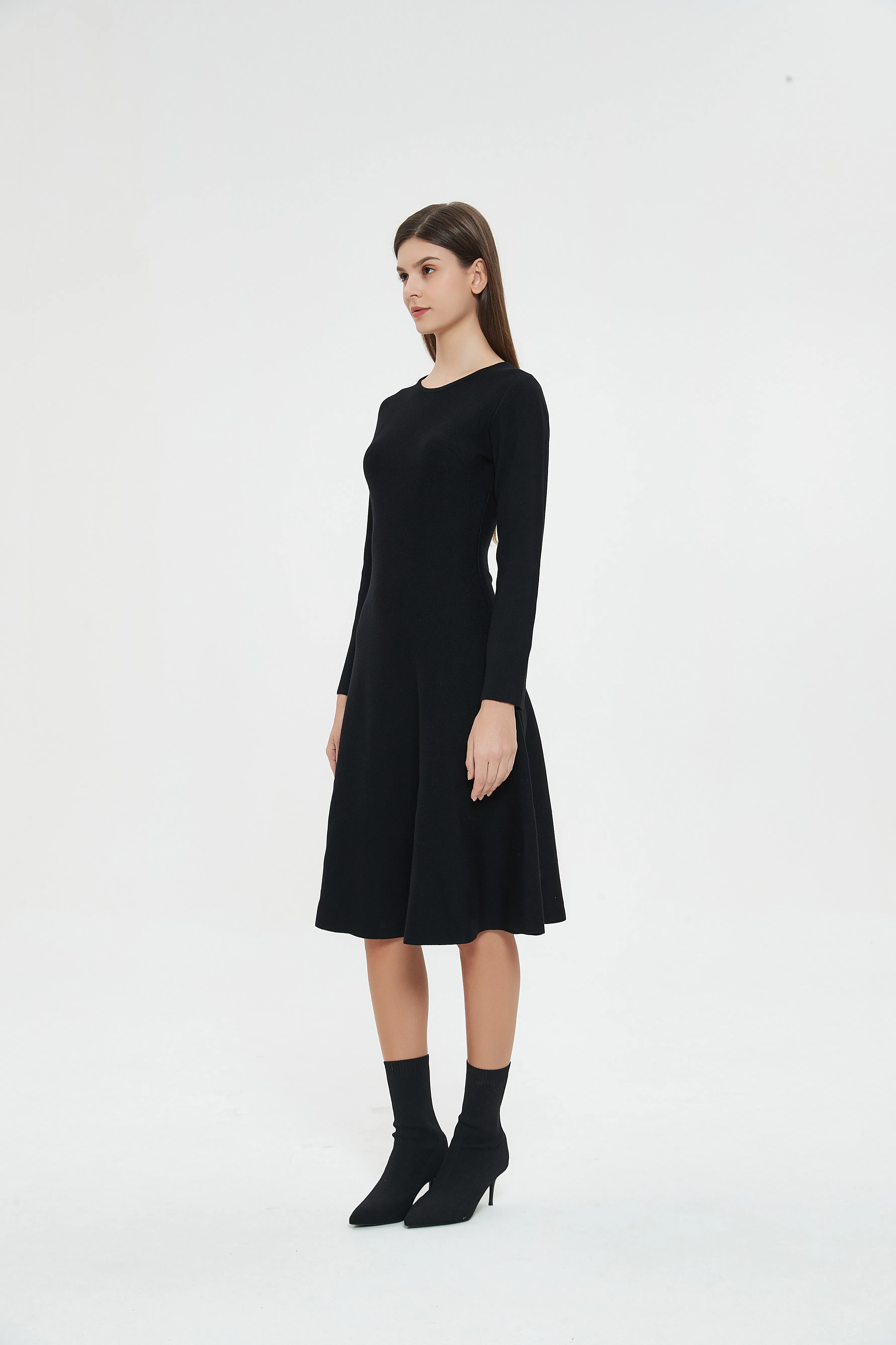 MM FIT AND FLARE DRESS - BLACK