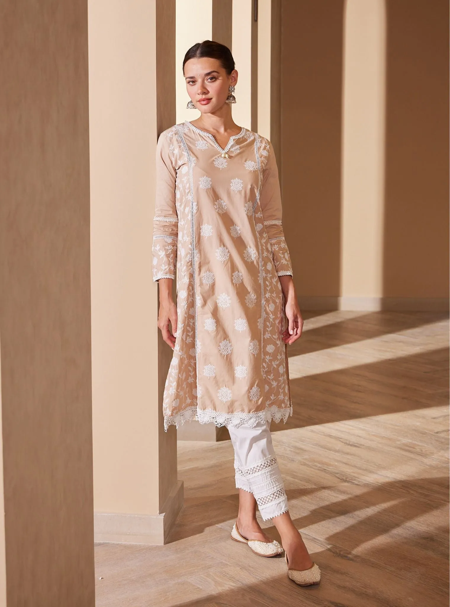 Mulmul Cotton Kannur Beige Kurta With Mulmul Floral Ladder Slim White Pant