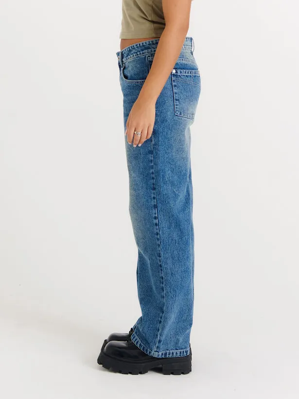 Relaxed Straight Leg Jean Blue