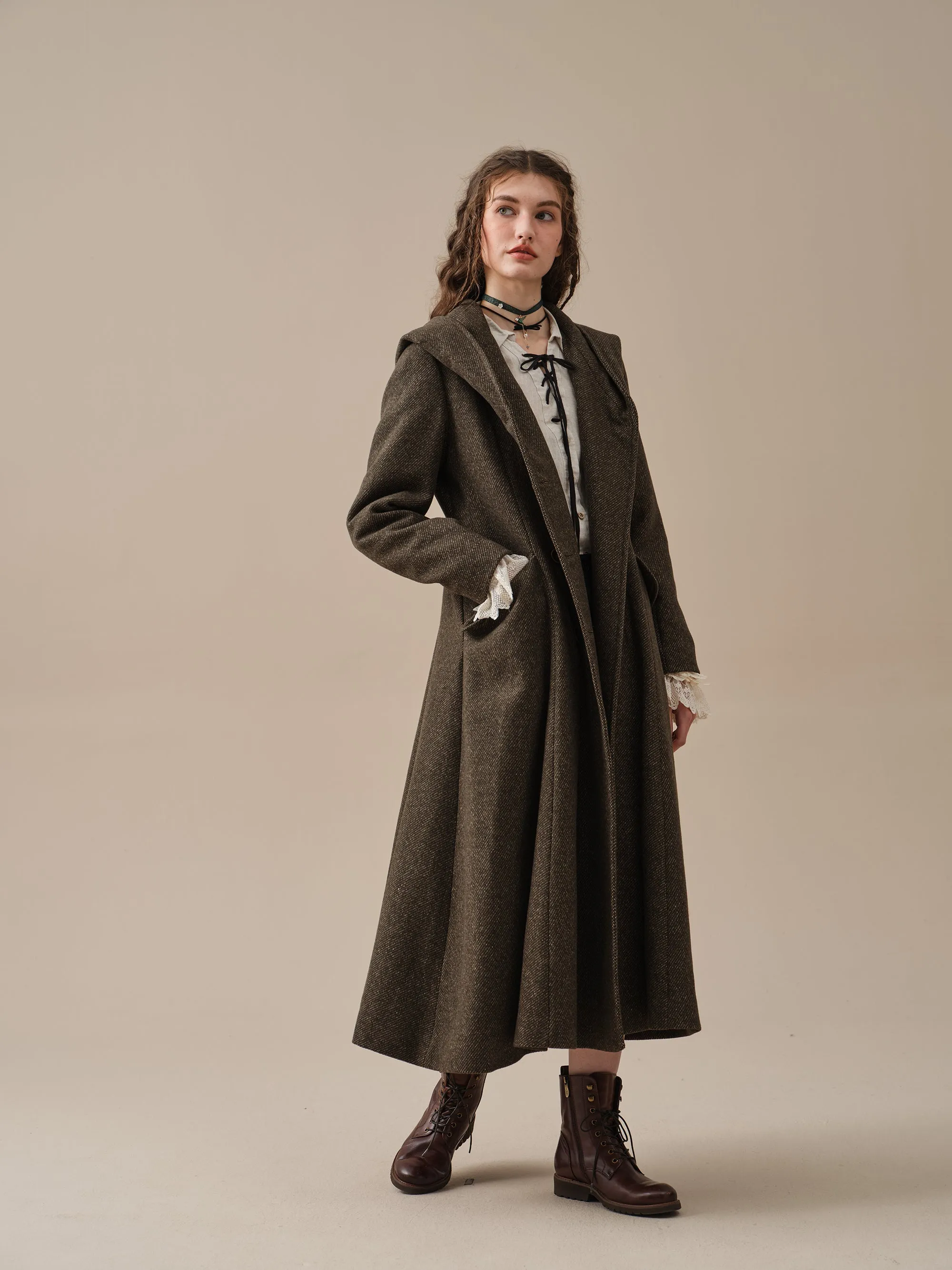 Trista 24 | 100% twill wool hooded coat