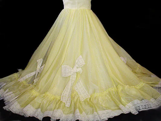 *VINTAGE '50s SOUTHERN BELLE GRAND SWEEP PROM DRESS WITH METAL ZIPPER  - OVER 42 FEET CIRCUMFERENCE!